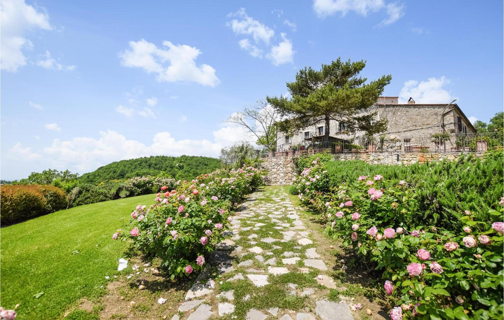 Lovely Apartment In Loc, Scalabrelli With Wifi Catabbio Exterior photo