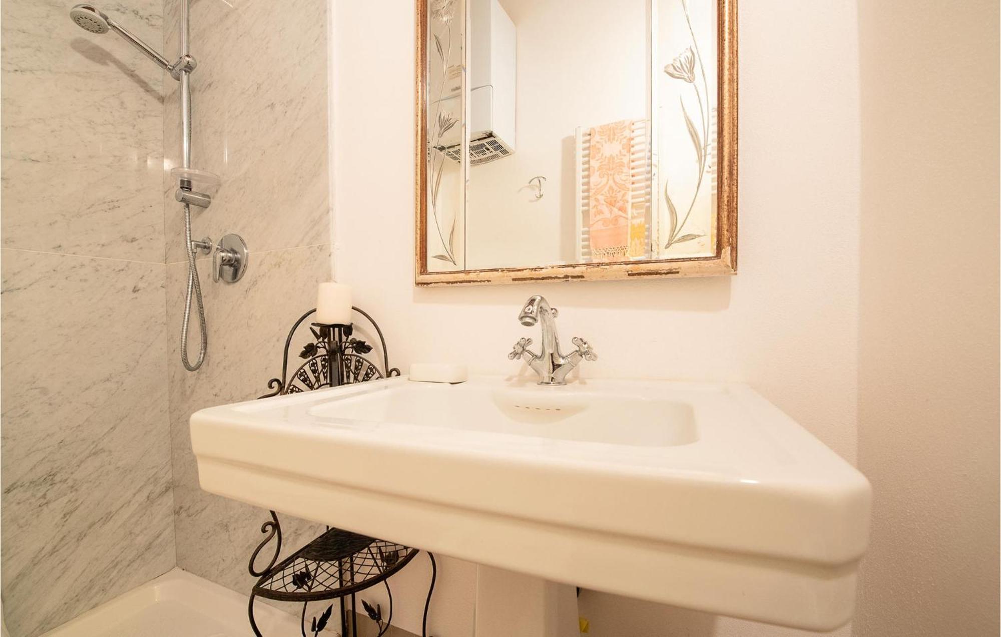 Lovely Apartment In Loc, Scalabrelli With Wifi Catabbio Exterior photo